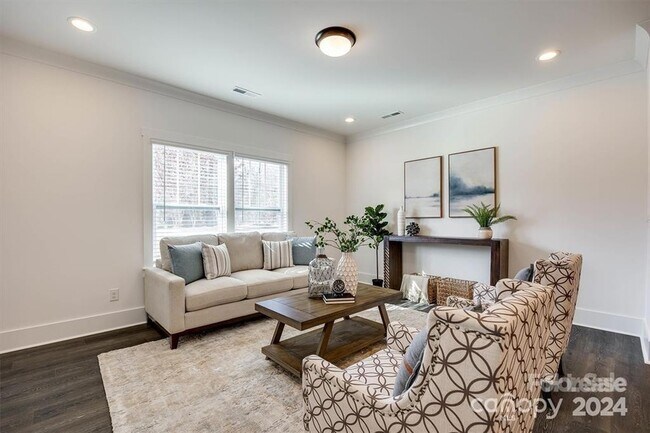 Foto del edificio - 1233 Eastway Drive