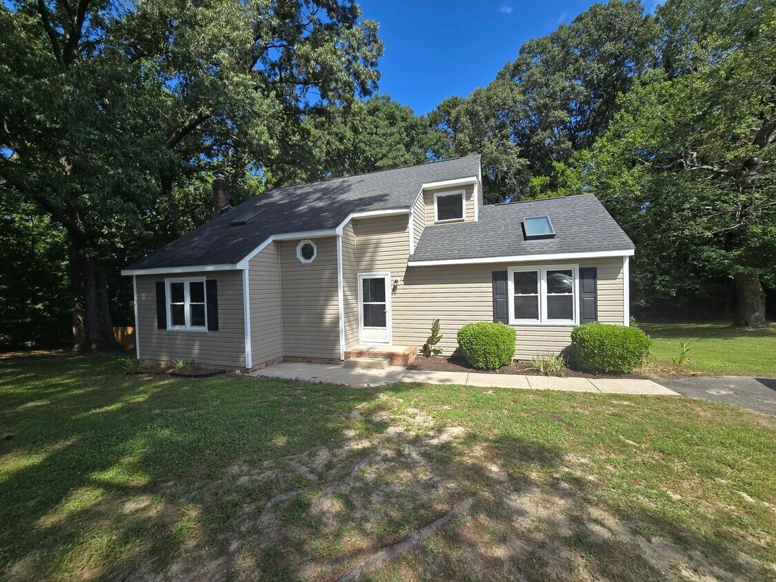 Foto principal - FULLY REMODELED 3 BR HOUSE IN PRINCE GEORG...