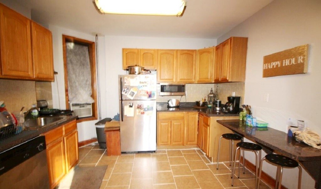 Primary Photo - 361 W 36th St