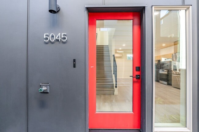 Building Photo - Opportunity to rent a new construction hom...