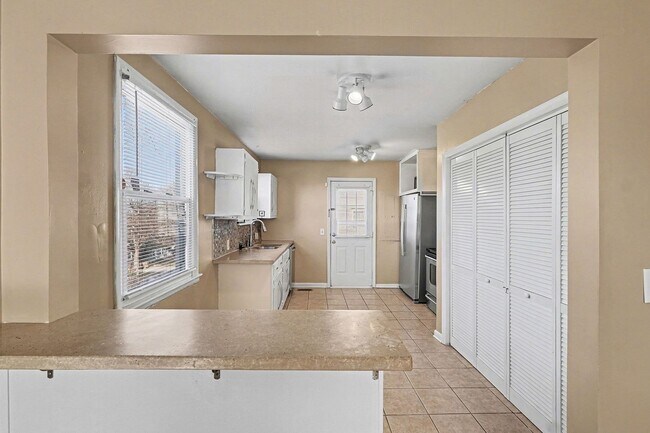 Foto del edificio - Adorable 2 Bedroom 1 Bath Home in Sylvan Heights!