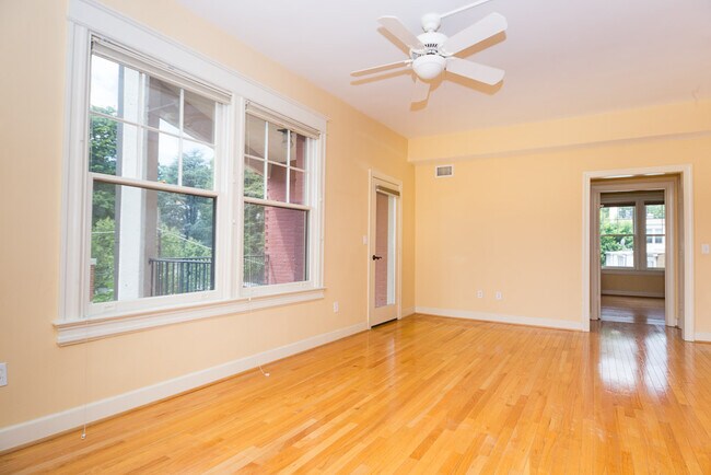 Foto del edificio - 2902 Porter St NW