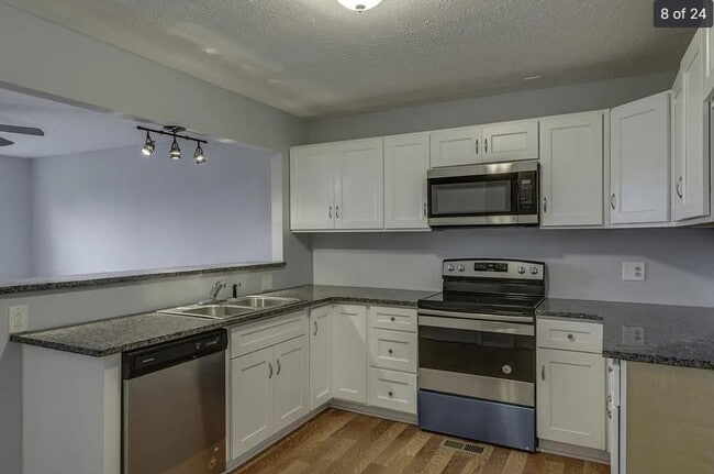 Foto del edificio - 508 Ash Briar Cir