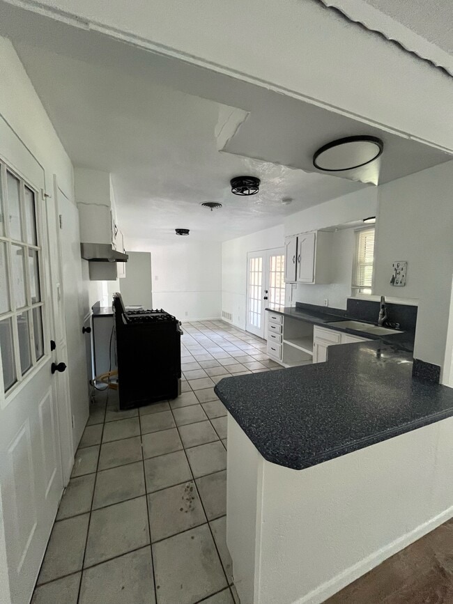 Photo - 110 Leighton Dr (Terrell, TX) House