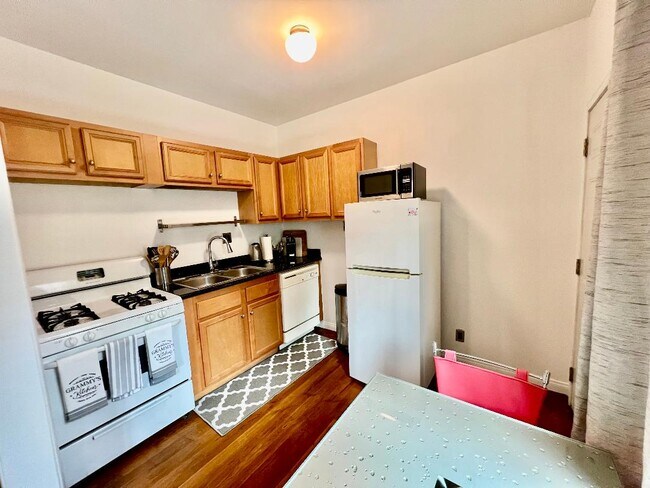 Foto del edificio - 1144 N Hudson Ave