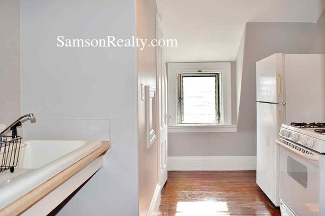 Building Photo - 109 Bowen St