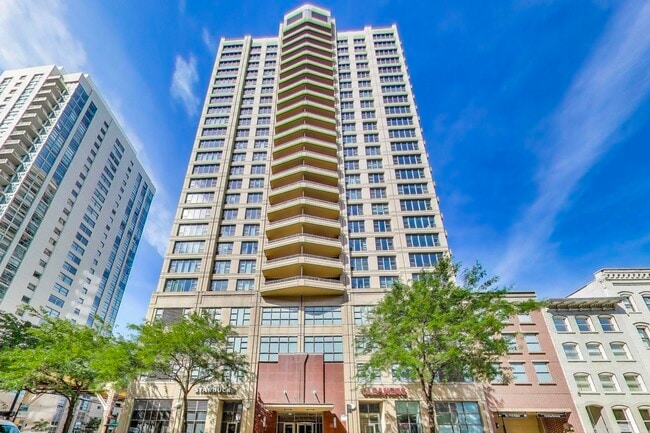 Foto del edificio - 200 N Jefferson St