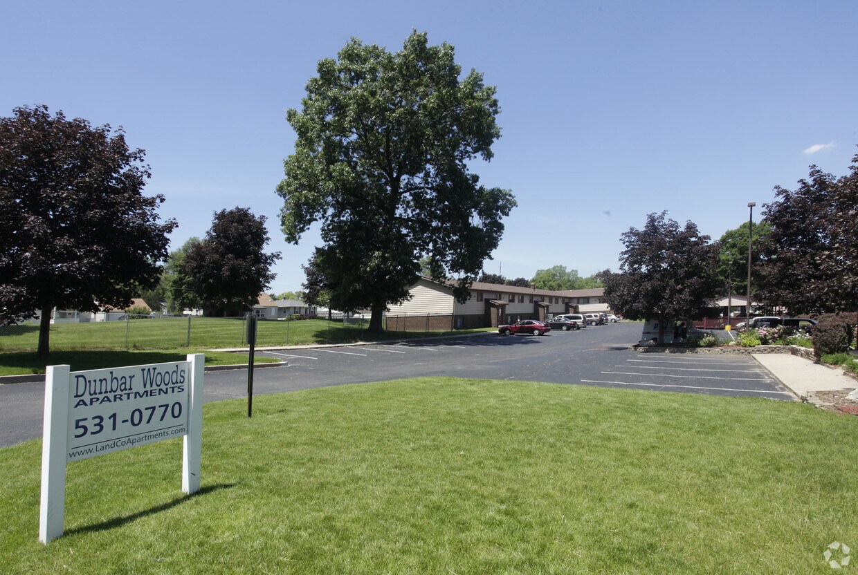 Dunbar Woods Apartments Apartments in Wyoming, MI