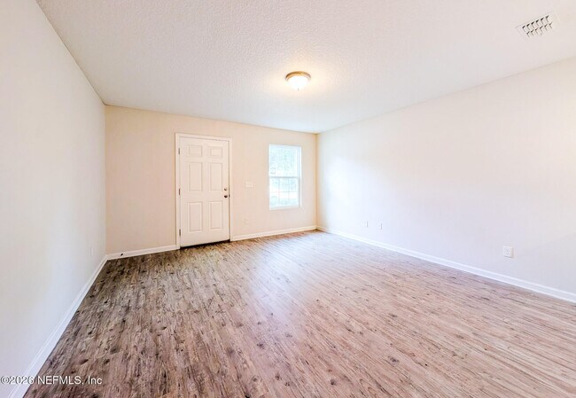 Foto del edificio - 8441 McGirts Village Ln