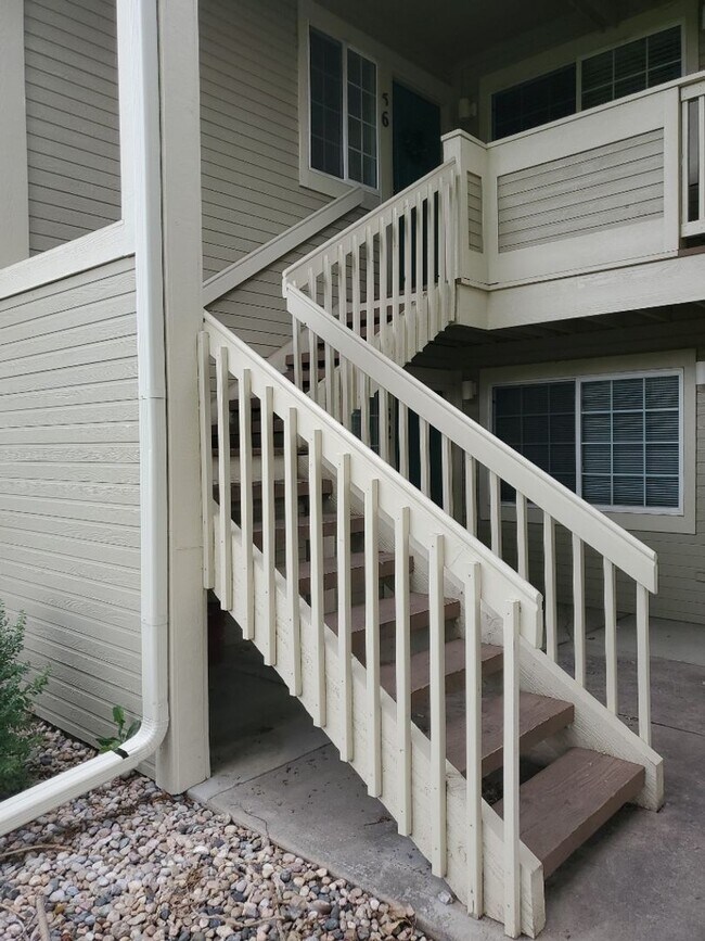 Foto del edificio - STUDENTS WELCOME! Remodeled 2 Bedroom 2 Bathroom Second-Floor Condo