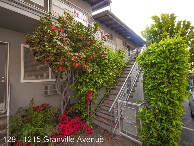 Building Photo - 1215 Granville Ave