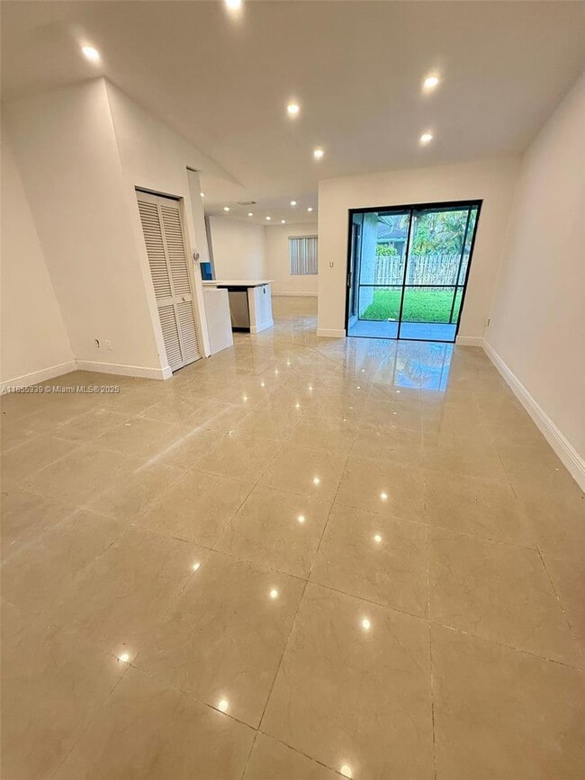 Foto del edificio - 5259 SW 117th Ave