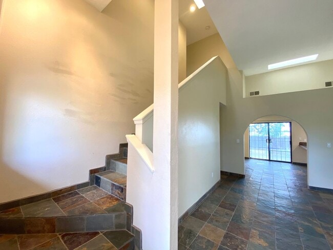 Foto del edificio - Spacious Home in Vista Primera