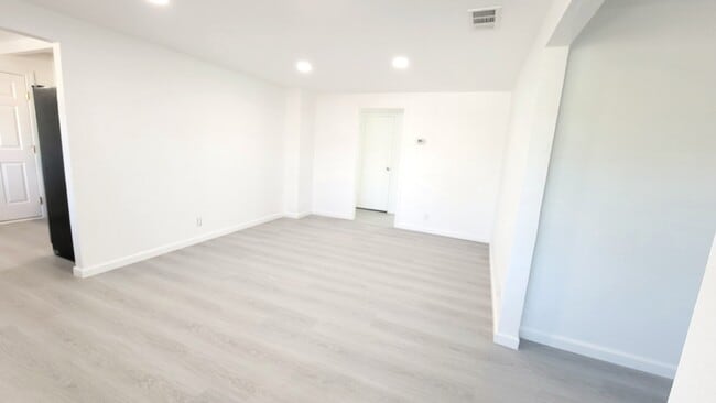 Building Photo - 6265 Wilma Ave