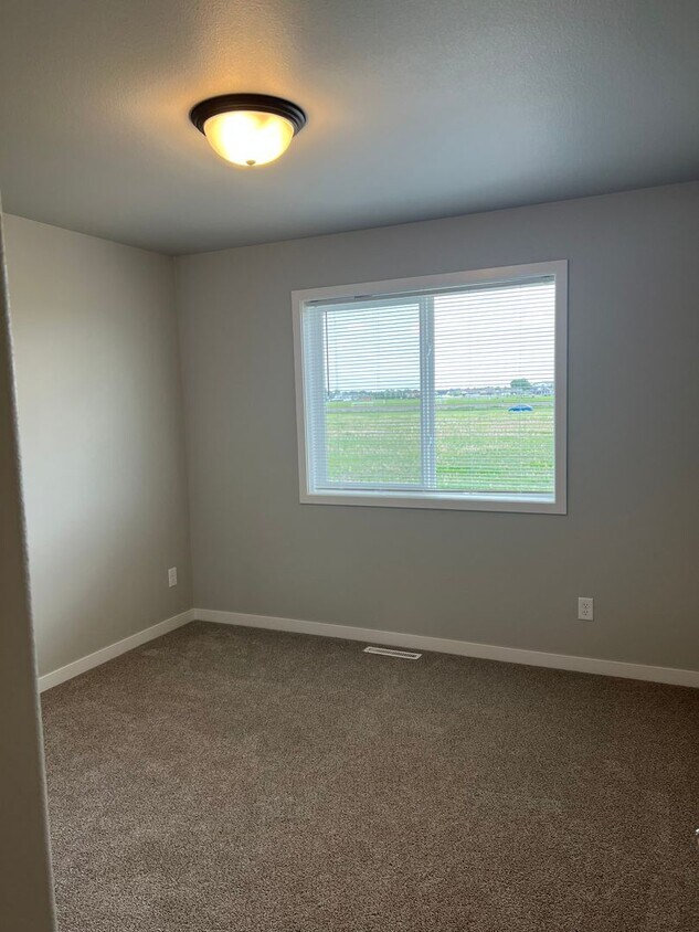 Foto principal - New 4 Bedroom/3 Bathroom House
