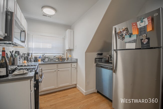 Foto del edificio - 4948 N Winchester Ave