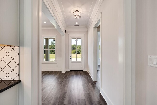 Foto del edificio - 5030 Jon Oak Dr