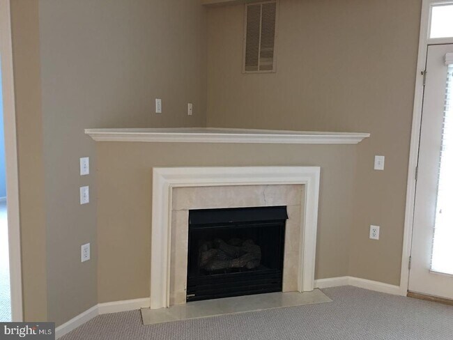 Building Photo - 133 Masterson Ct