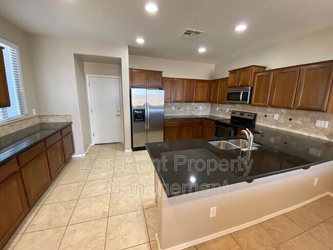 Foto del edificio - 36971 W Oliveto Ave