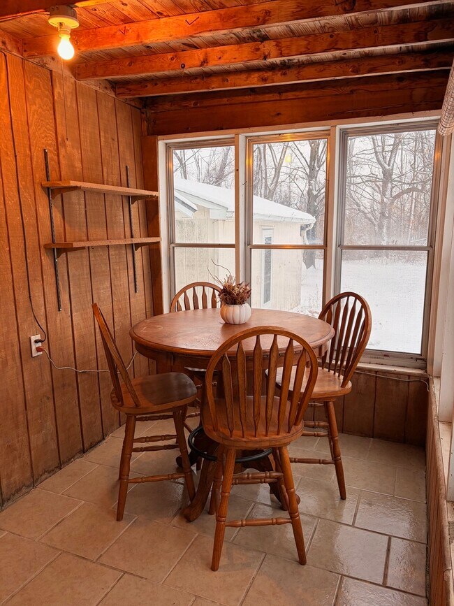 Foto del edificio - 2644 E Sherman Hollow Rd