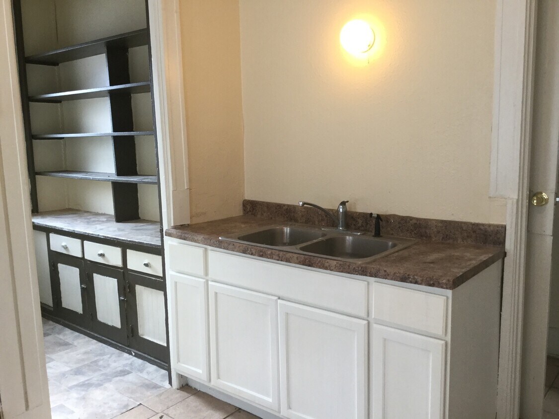 Foto principal - 3913-3915-3915 W Walnut St