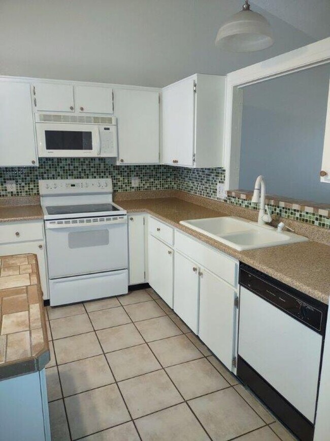 Foto del edificio - Suncrest Villas East