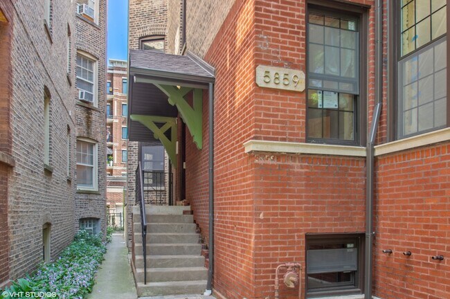 Building Photo - 5859 N Magnolia Ave