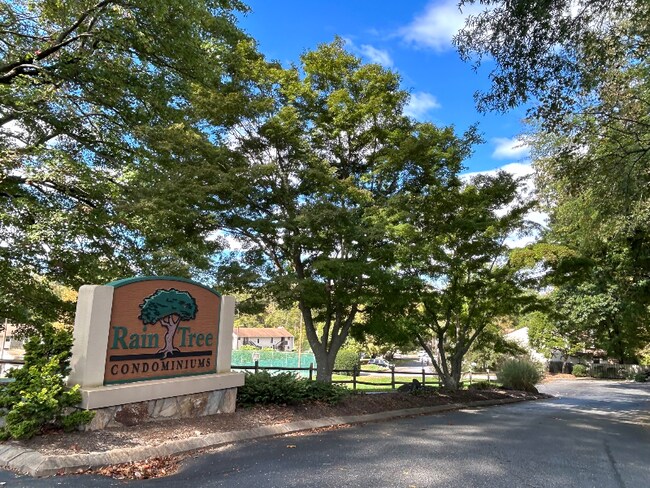 Foto del edificio - 174 Turnwood Ln