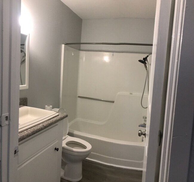 Foto del edificio - 304 Latin Dr