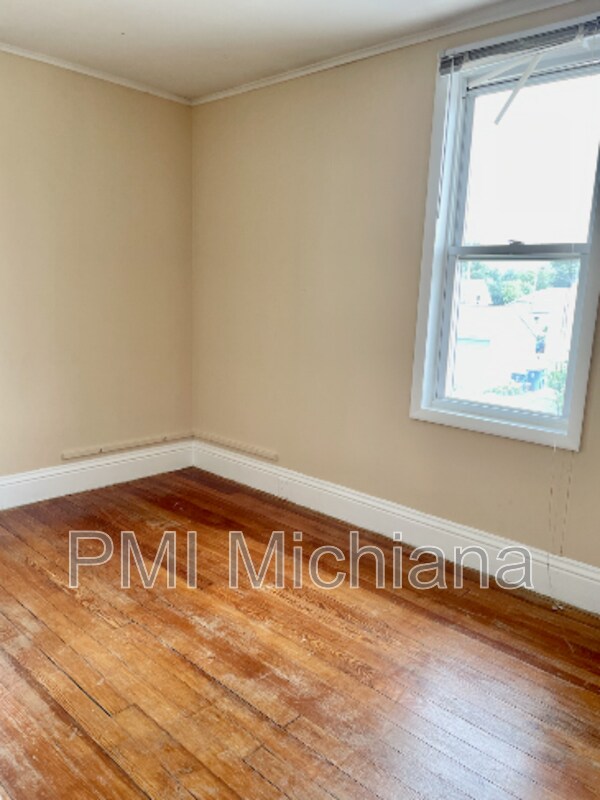 Foto del edificio - 602 W 6th St