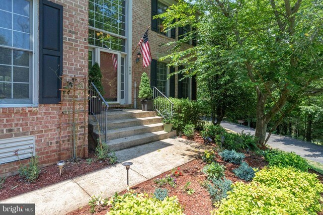 Building Photo - 11000 Stonebrook Dr