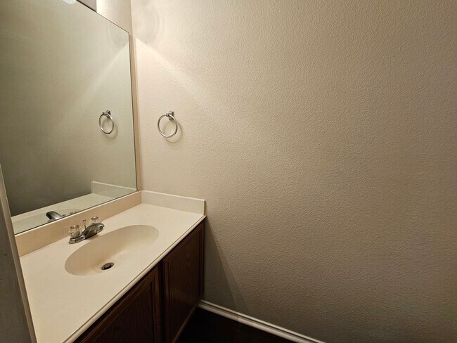Foto del edificio - Available Now..   Absolutely Amazing property