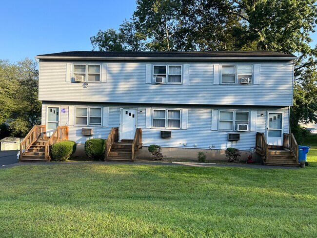 Convenientemente ubicado - Estacionamiento fuera de la calle - 16 Caesar Dr