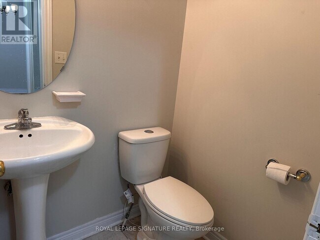 Photo du bâtiment - 2295 Rochester Cir