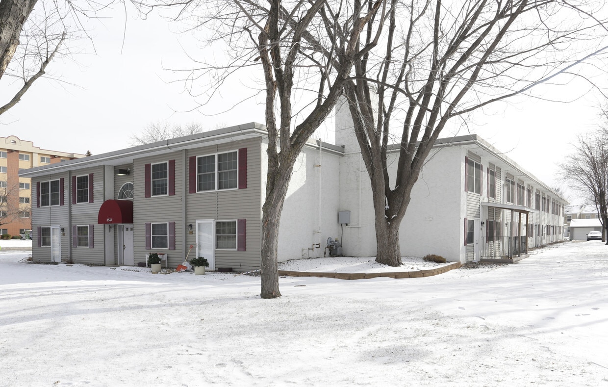 Primary Photo - Wedgewood Condominiums