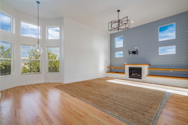 Building Photo - 6425 Tremolite Dr