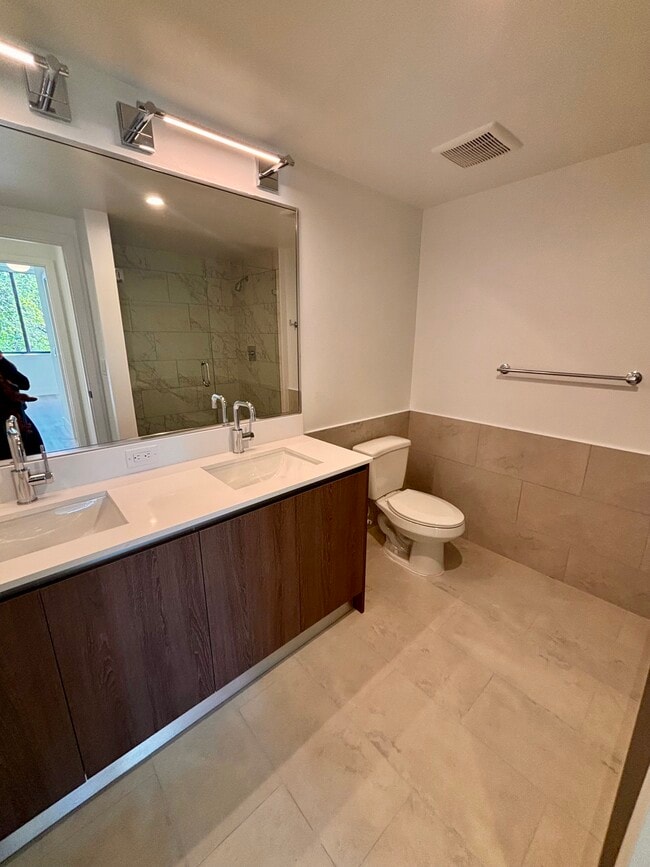 Photo - 2596 NE 182nd Ter Apartment