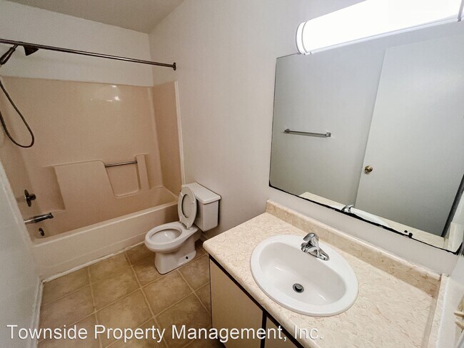 Building Photo - 4 br, 2.5 bath House - 246 Pheasant Run Court