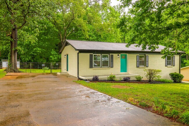 Foto del edificio - 2608 Meadow Lark Ln