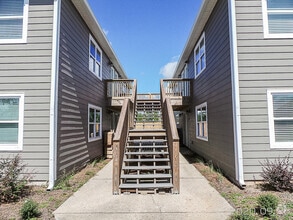 Building Photo - 723 S Berthe Ave