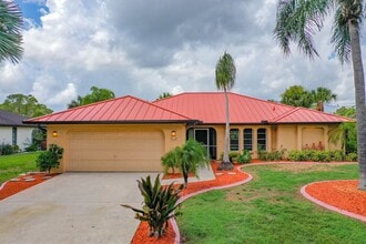 Building Photo - 2375 Bendway Dr