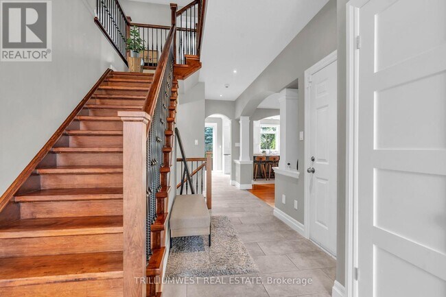 Building Photo - 321 Deer Ridge Dr