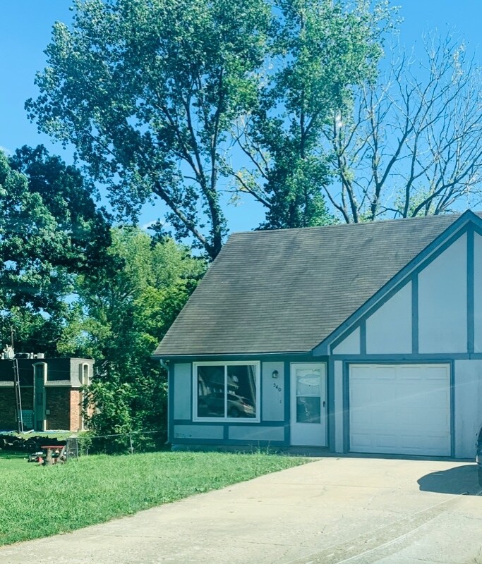 540 Crest Cir, Bonner Springs, KS 66012 Townhome Rentals in Bonner