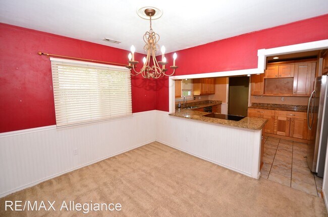 Building Photo - 4 br, 2 bath House - 928 GOSSMAN DRIVE