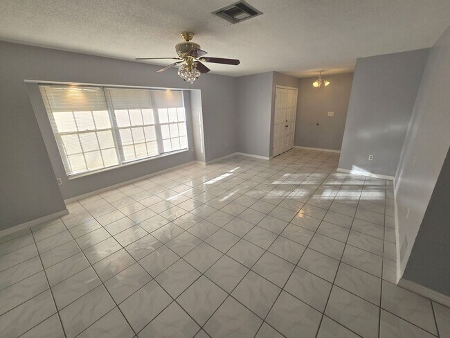 Foto del edificio - Orlando - 3 Bedroom, 1 Bathroom – $2,195.00