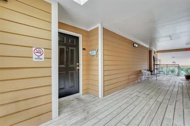 Building Photo - RATE DROP ALERT (was $2100/month)!