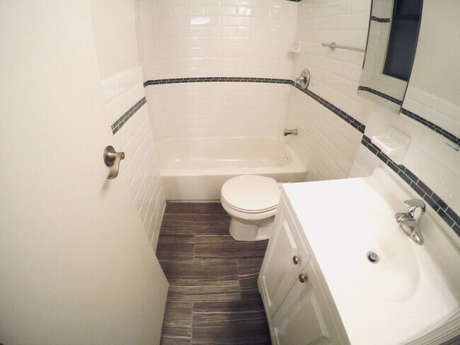 Foto del edificio - 517 E 81st St
