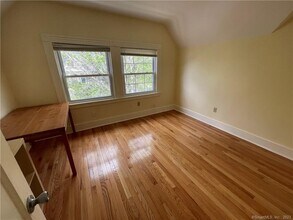 Building Photo - 174 Mansfield St