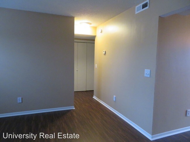 Foto del edificio - 820 Red Hill Dr