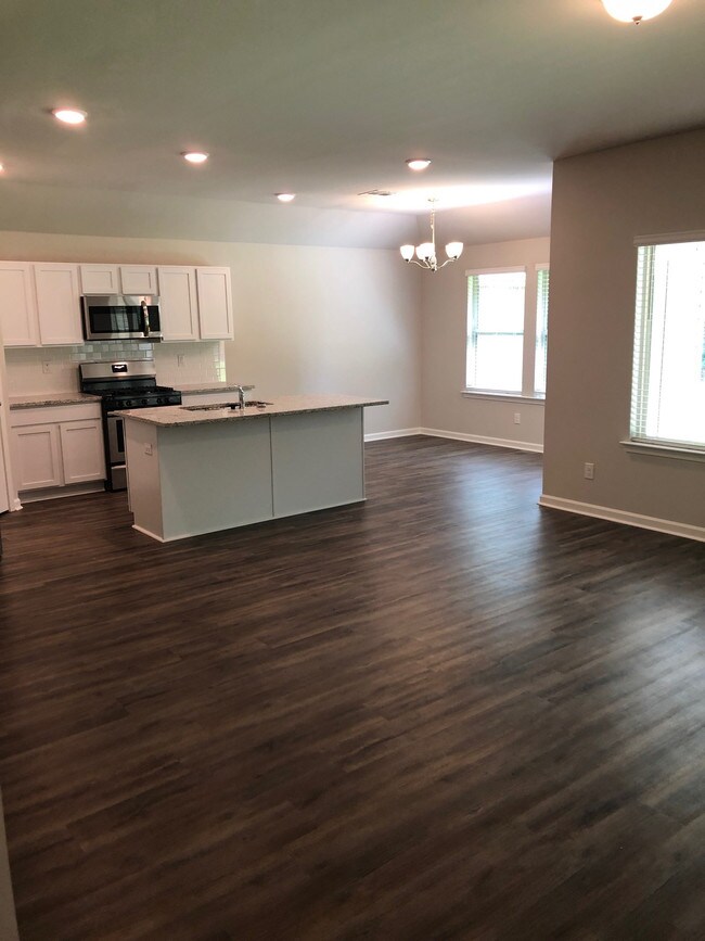Foto del edificio - 28470 Evangeline Ln